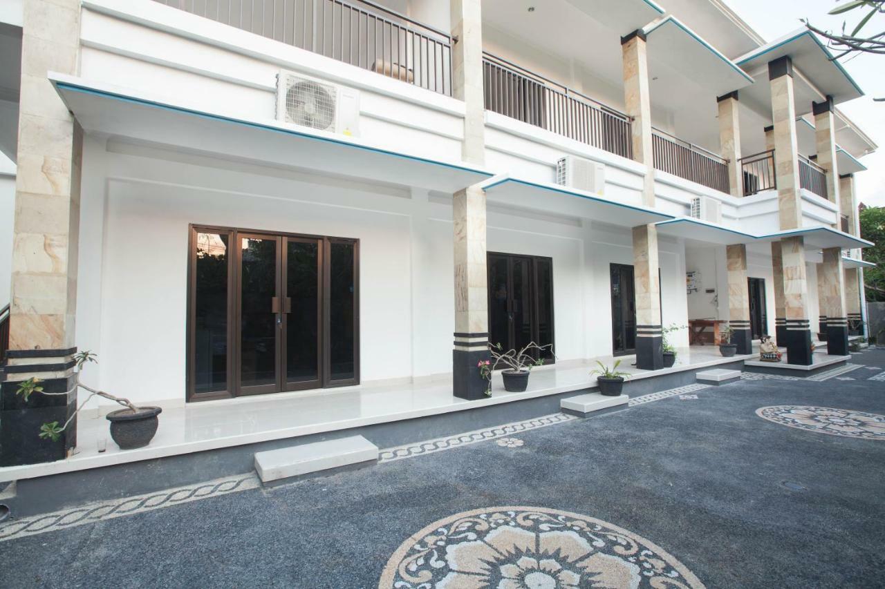 Hotel Yankee Fara 14 à Seminyak Extérieur photo