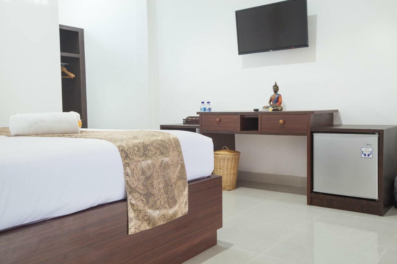 Hotel Yankee Fara 14 à Seminyak Extérieur photo