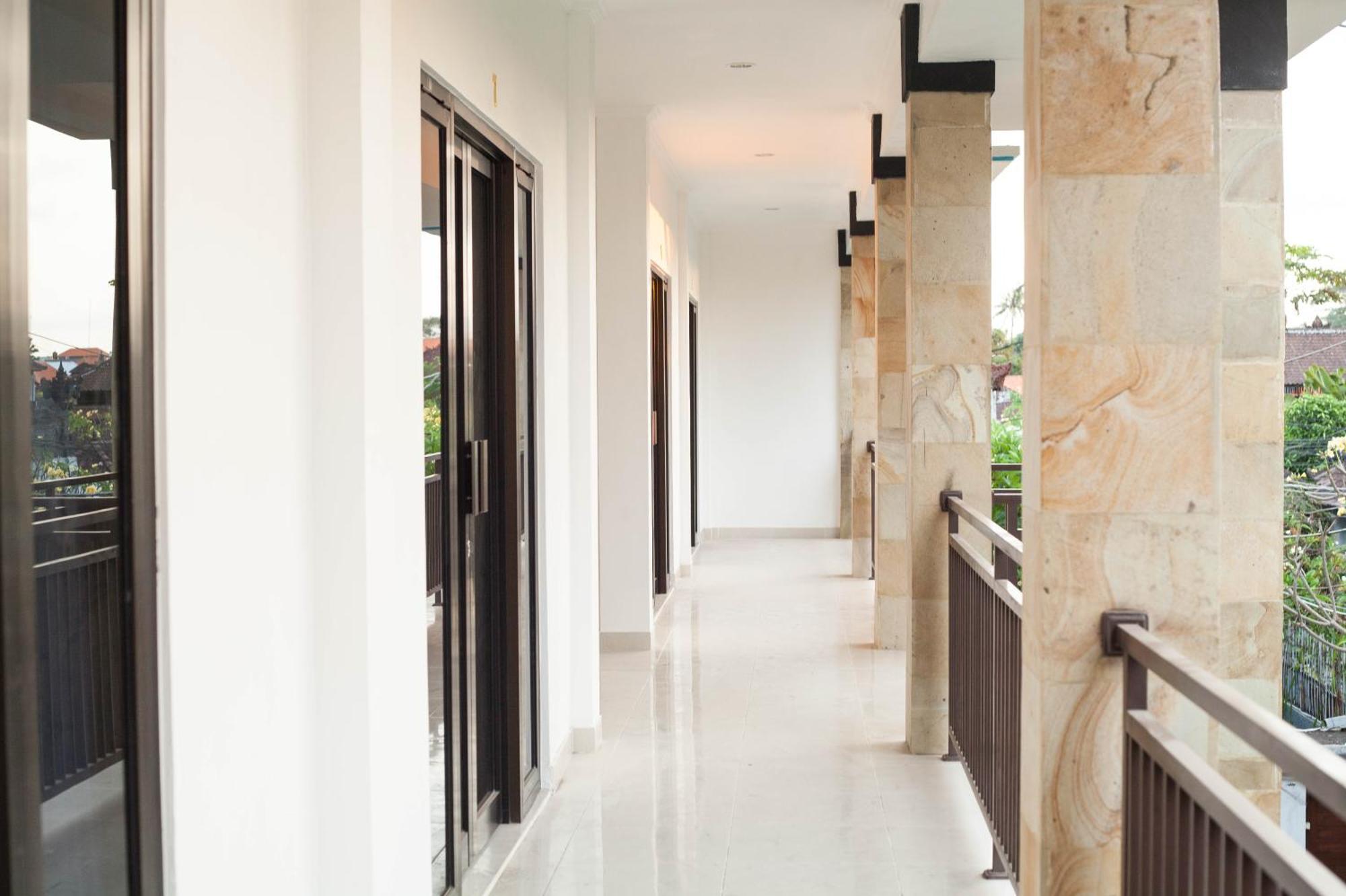 Hotel Yankee Fara 14 à Seminyak Extérieur photo